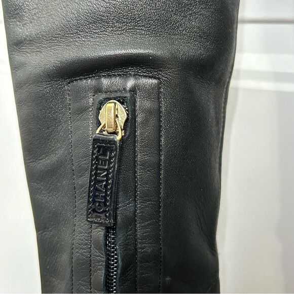 Chanel Black Lambskin Knee-High Boots 2010 Cap Toe Patent Leather CC Logo EU 37 - Picture 5 of 8